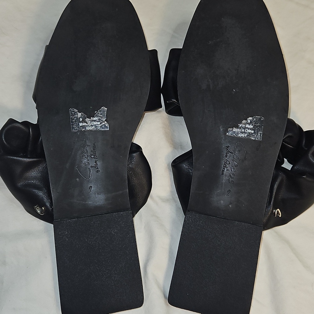 Black Ruffled Women's Sandals Size 9 - Picture 5 of 6